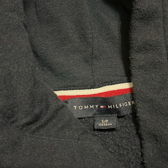 Tommy Hilfiger Hoodie. 💕 - Picture 4 of 8